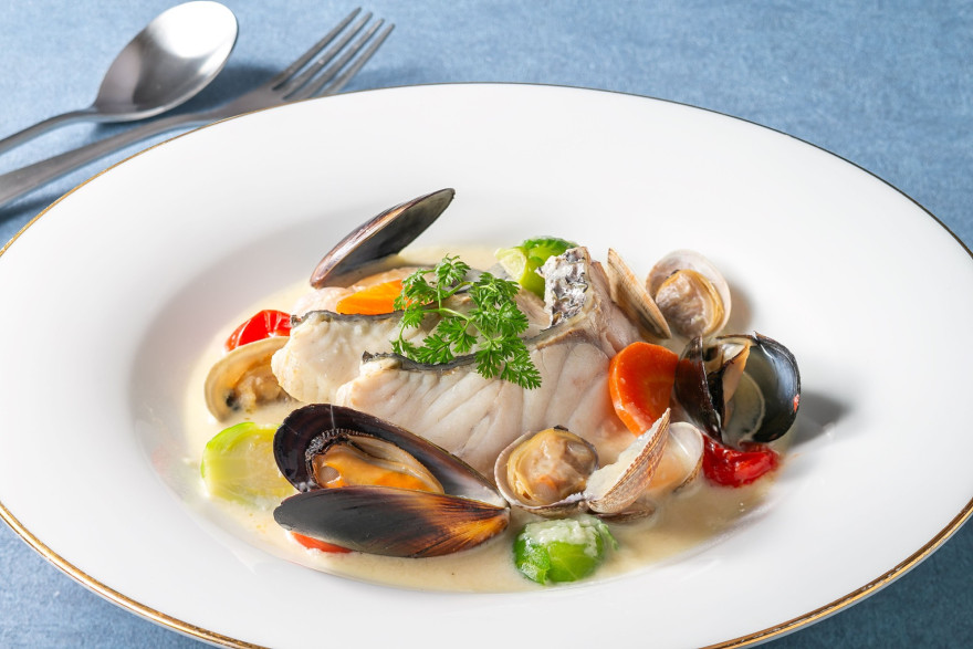 土日祝限定「魚介のブーリッド」