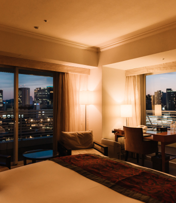 写真：スタンダードダブルの客室から見える夜景